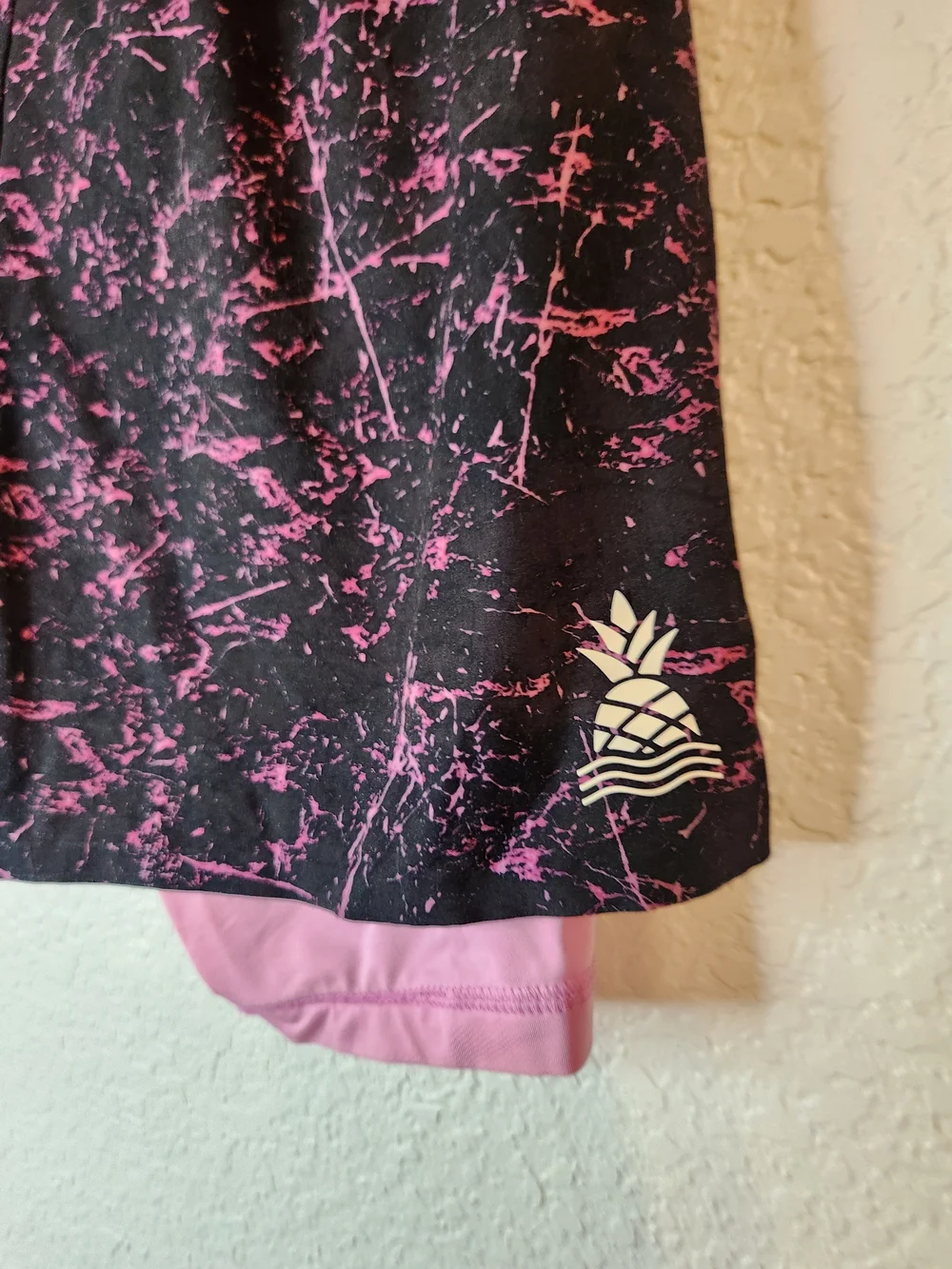 Chubbies Ultimate Training Short black and pink marble size S inseam 4